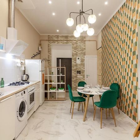 Bv Apartments Cozy In Center Leopoli Esterno foto
